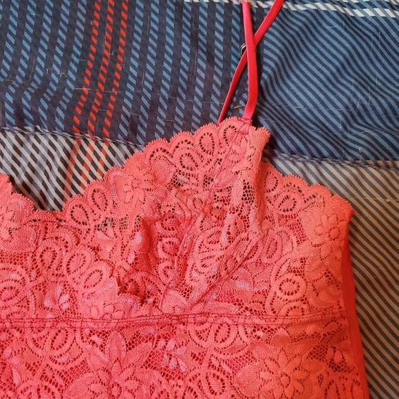 Pink lingere top - Picture 2 of 4